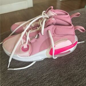 Nike Kids Sneakers in Pink and White